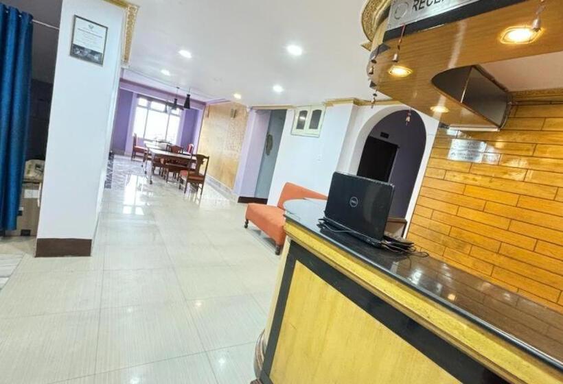 酒店 Travellers Inn