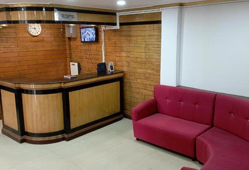 酒店 Travellers Inn