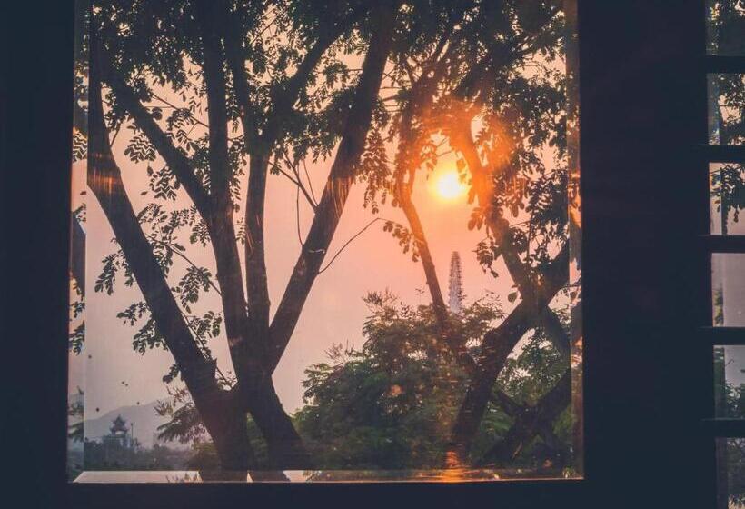 مُتل 1986 Homestay & Coffee