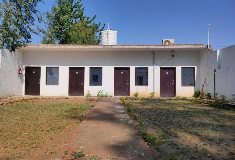 Oyo Av Hotel And Restaurant