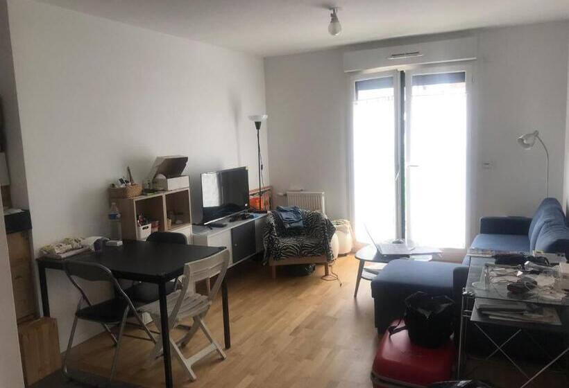 פנסיון Alessandro Cozy Apartment In Paris Clichy