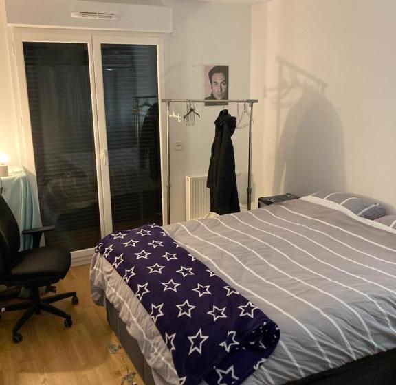 פנסיון Alessandro Cozy Apartment In Paris Clichy