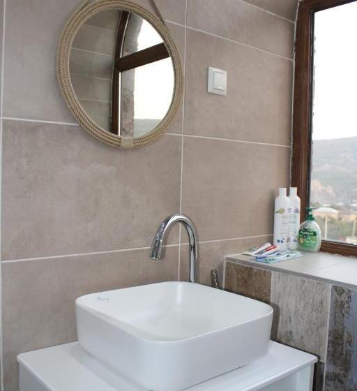 بنسيون Bears And Berries