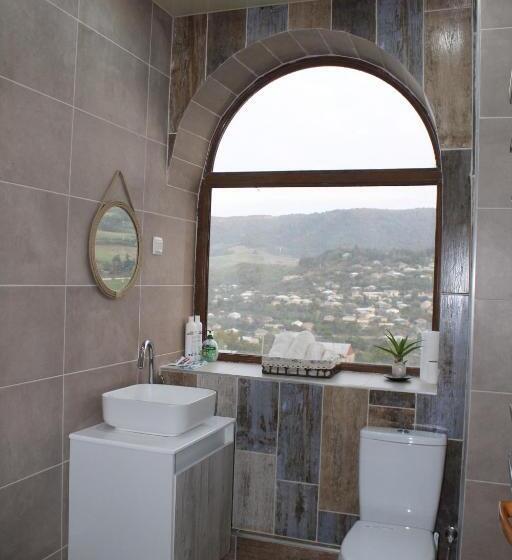 بنسيون Bears And Berries