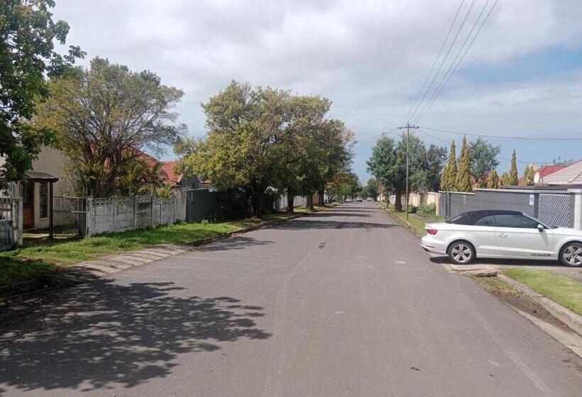 פנסיון Bella Ru Boutique Guesthouse