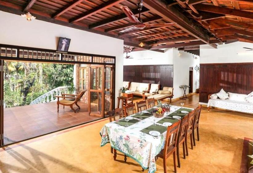 פנסיון Beside The River