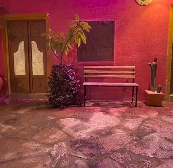 بنسيون Casa Camilia