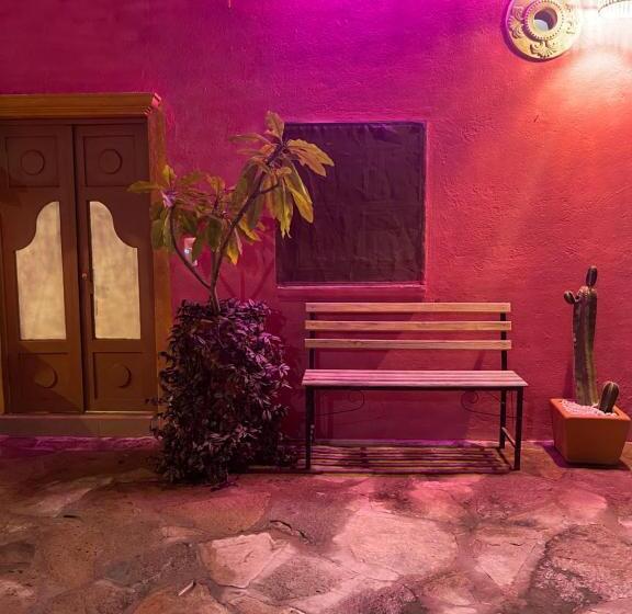 بنسيون Casa Camilia