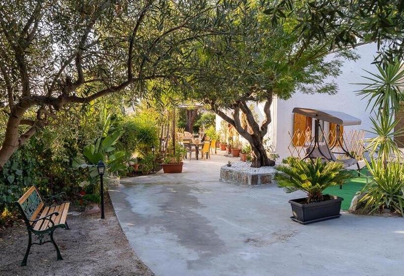 بنسيون Casa Vacanze Lachesi