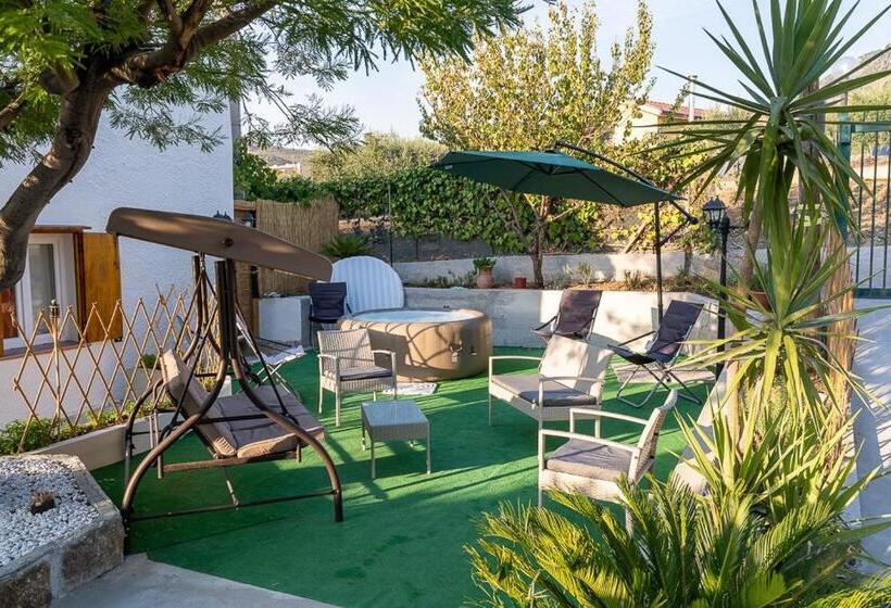 بنسيون Casa Vacanze Lachesi