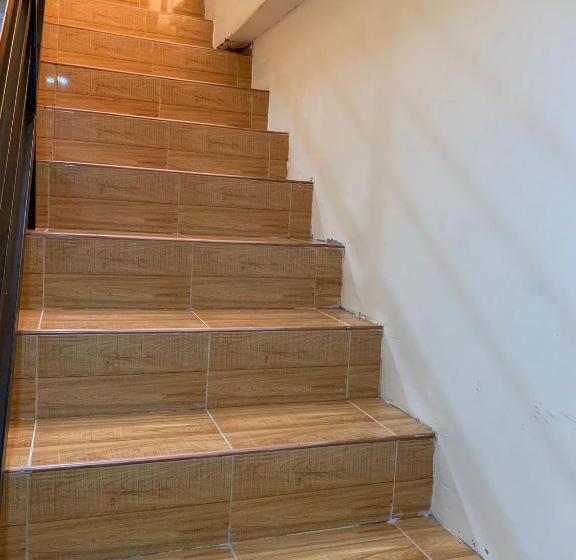 פנסיון Duran Pool & Guesthouse