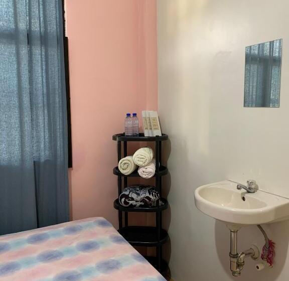 פנסיון Duran Pool & Guesthouse