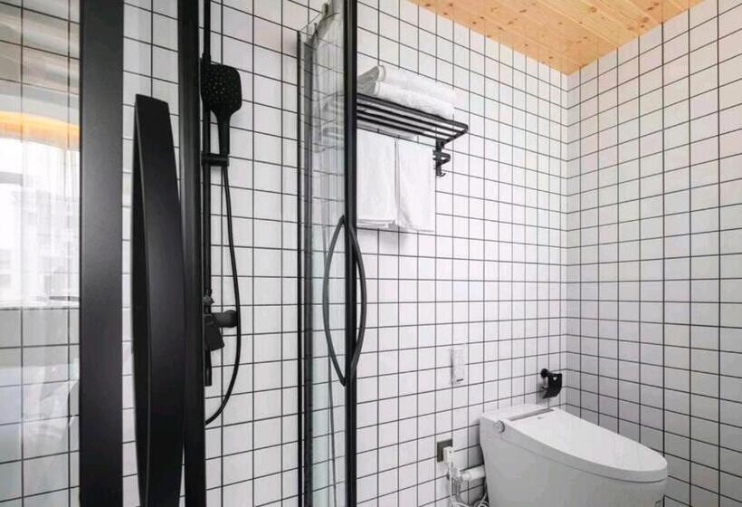 פנסיון Geometric  Home White Space B&b