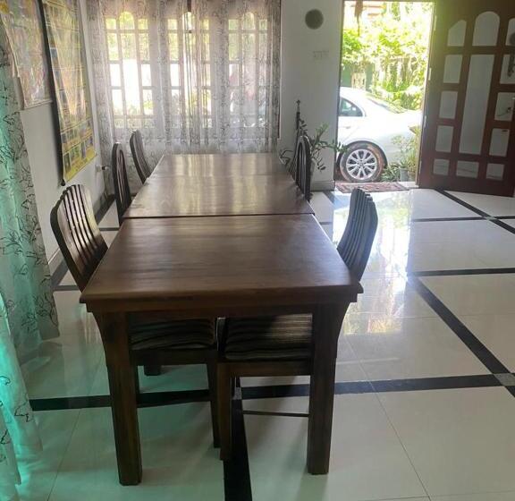 פנסיון Jj Villa Aluthgama