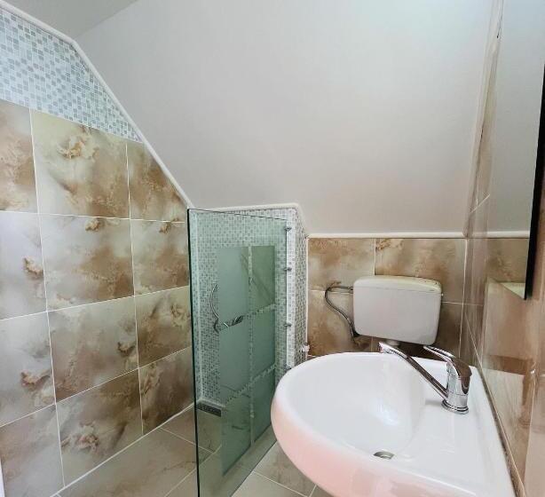 بنسيون La Baciu