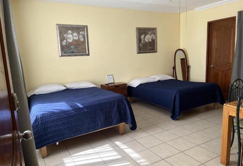 بنسيون La Casa Bonita De Pueblo Nuevo