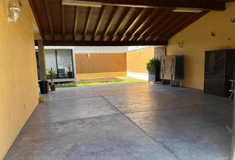 بنسيون La Casa Bonita De Pueblo Nuevo