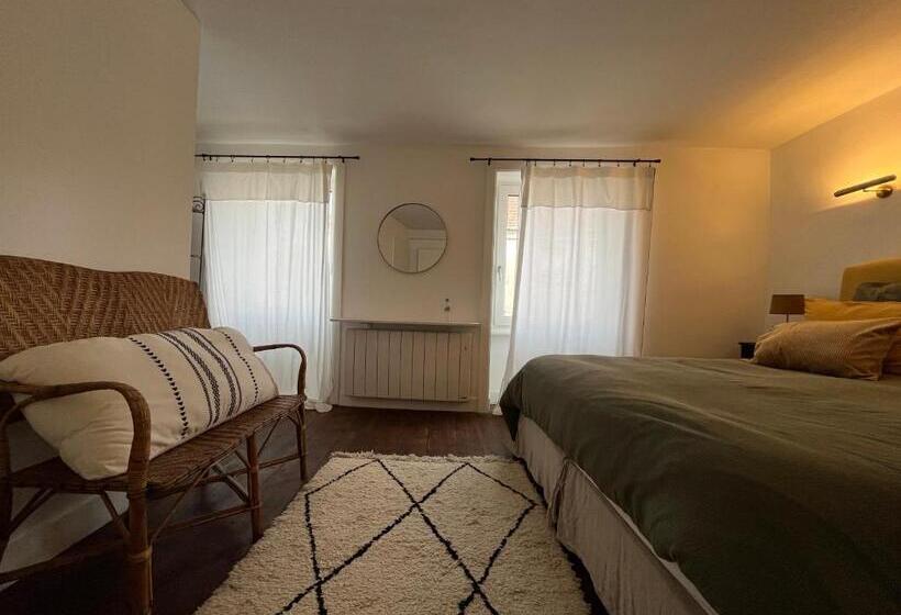 פנסיון Le Creux Des Grives