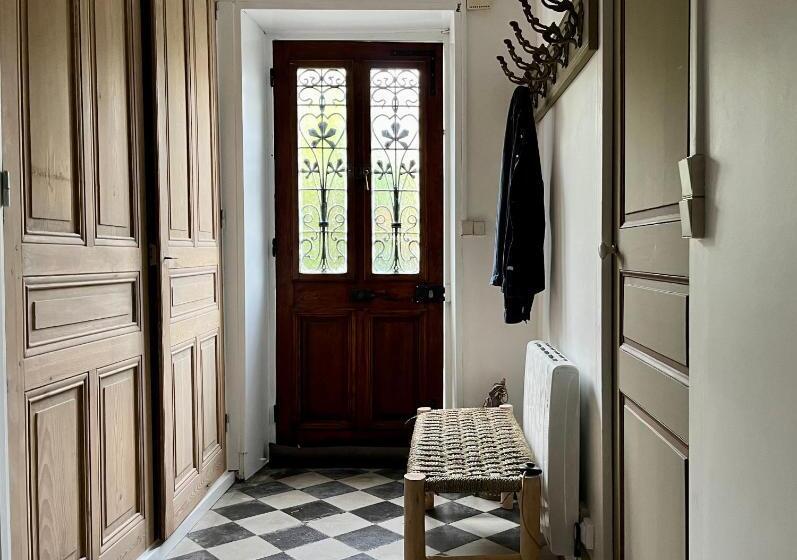 פנסיון Le Creux Des Grives