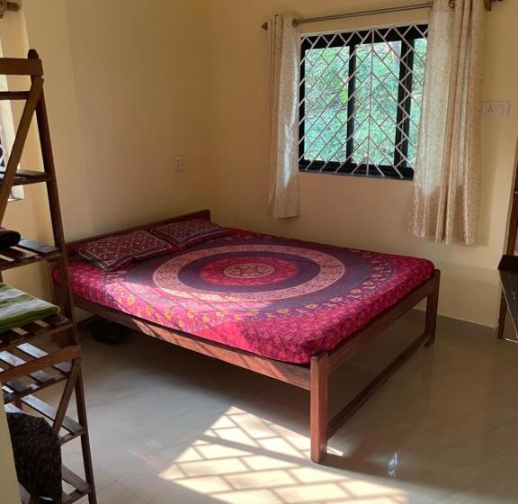 پانسیون No Name Guesthouse