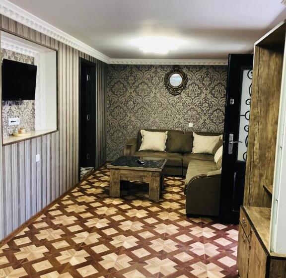 پانسیون Radeno House