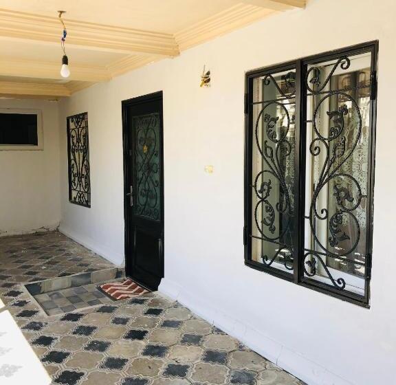 پانسیون Radeno House