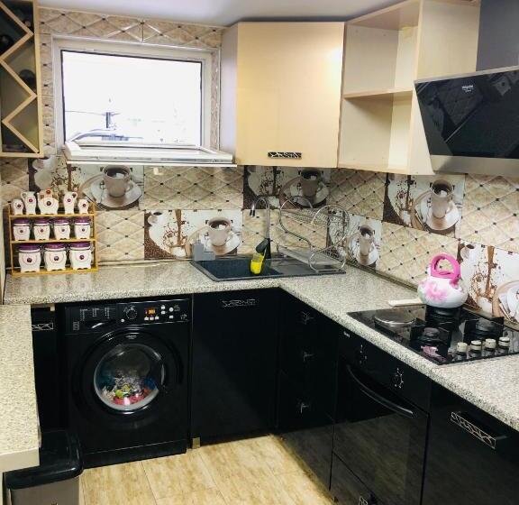 پانسیون Radeno House