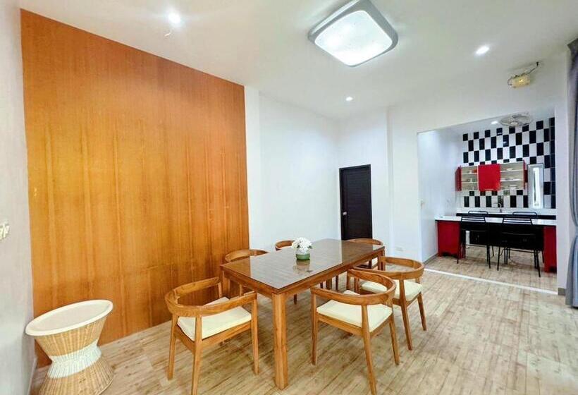 פנסיון Rawai Valley Resort