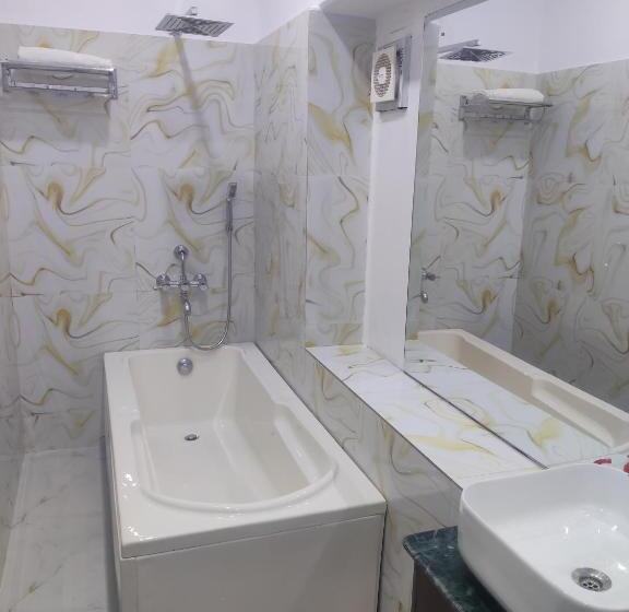 پانسیون The Corridor Inn