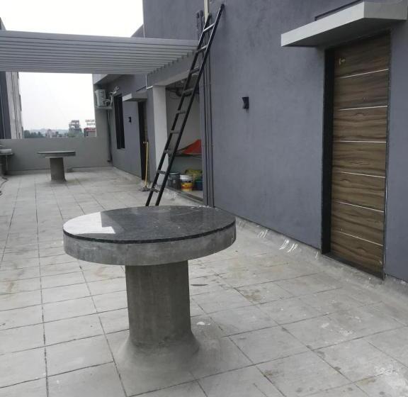 بنسيون The Roof Top Home Stay