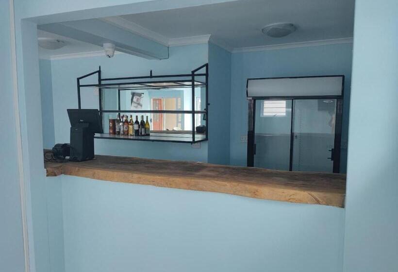 פנסיון Two Lions Guesthouse