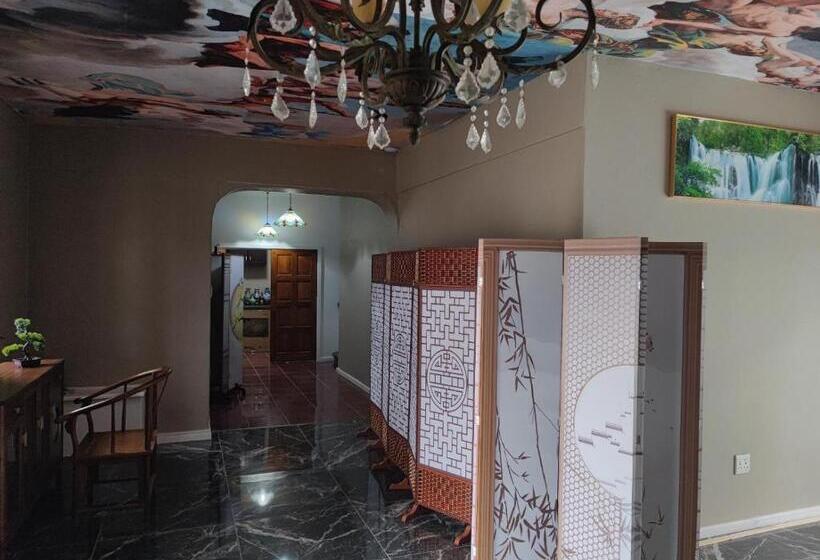 פנסיון Two Lions Guesthouse