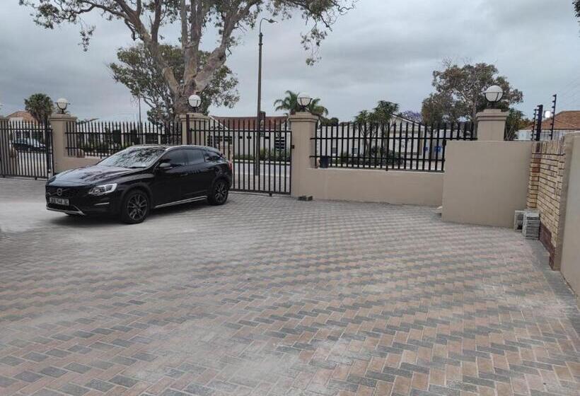 פנסיון Two Lions Guesthouse