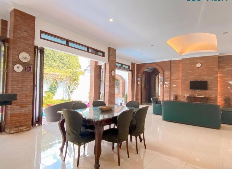 بنسيون Ubu Villa Balirejo At Yogyakarta City Center