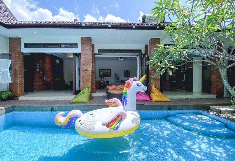 بنسيون Ubu Villa Balirejo At Yogyakarta City Center