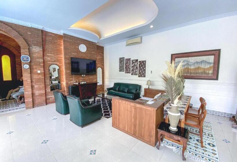 بنسيون Ubu Villa Balirejo At Yogyakarta City Center
