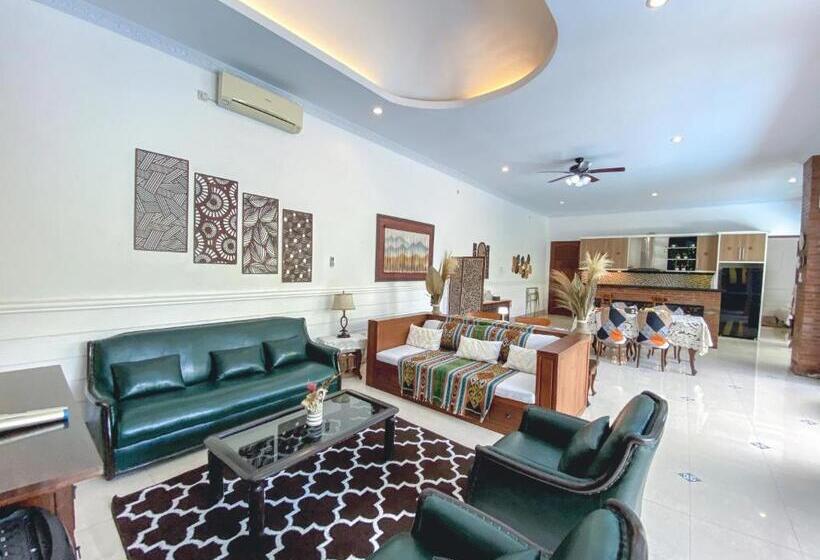 بنسيون Ubu Villa Balirejo At Yogyakarta City Center