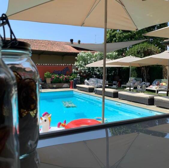 펜션 B&b Villa La Canonica A Padernello