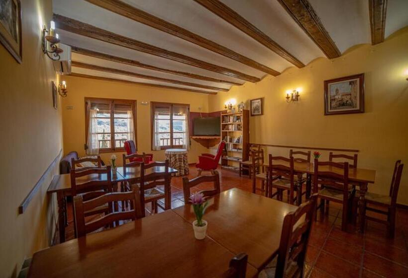 Pension Las Cuevas De Cañart