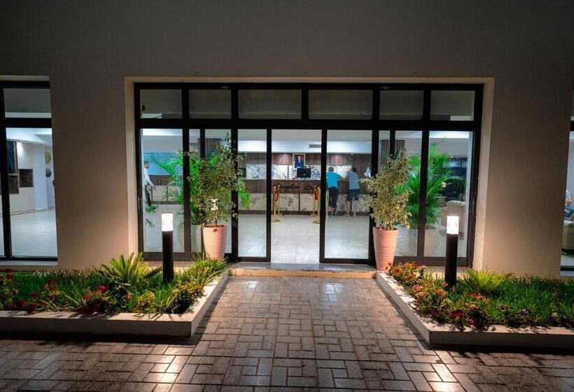 استراحتگاه Rusica Park