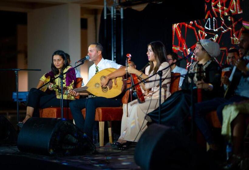 استراحتگاه Rusica Park