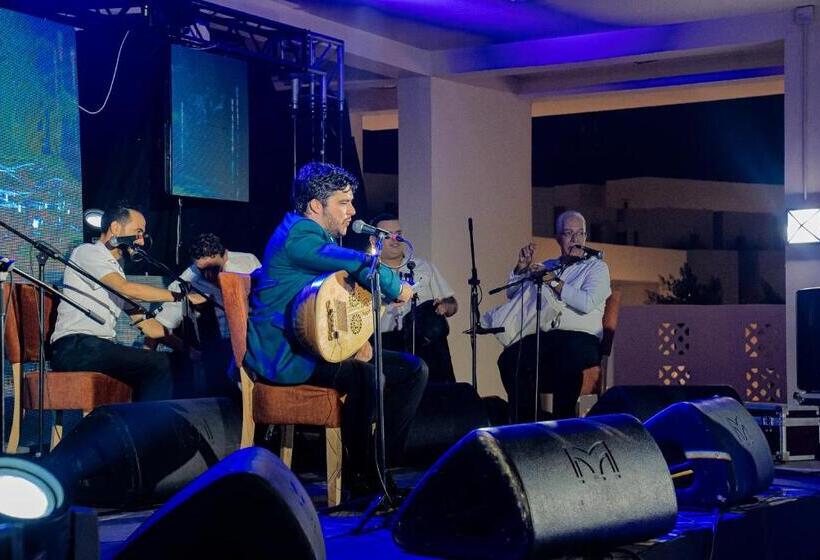 استراحتگاه Rusica Park