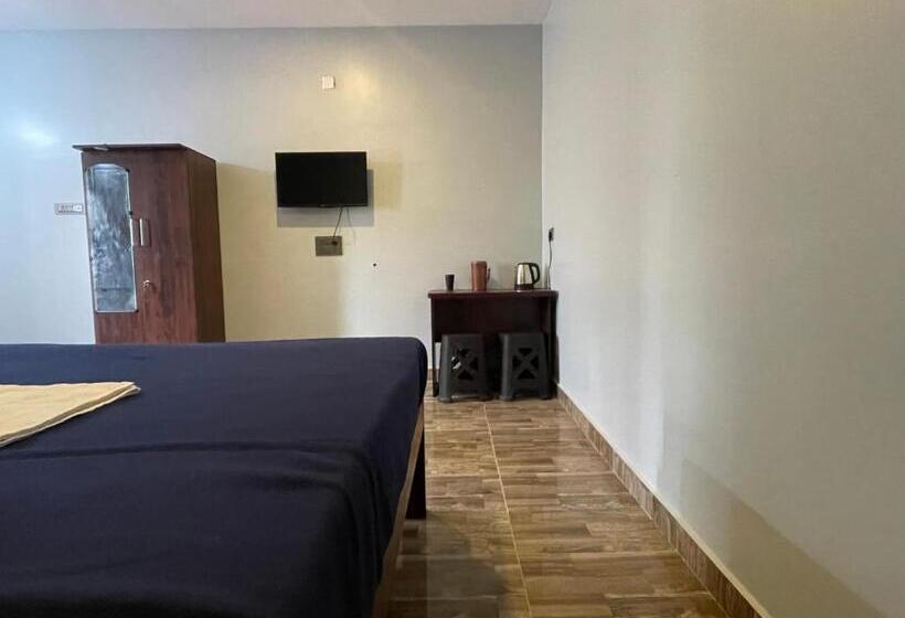 Selvas Eden Resort With River View Near Boat House