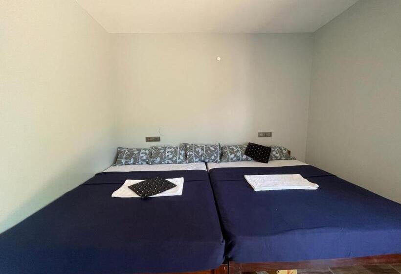 Selvas Eden Resort With River View Near Boat House