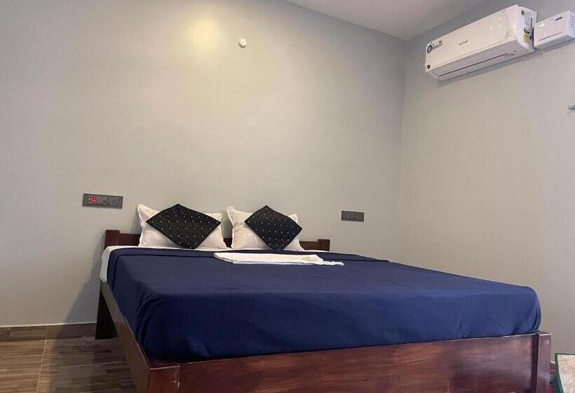 Selvas Eden Resort With River View Near Boat House