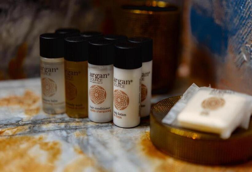 Tapis Rouge Hotel   Luxury Rooms