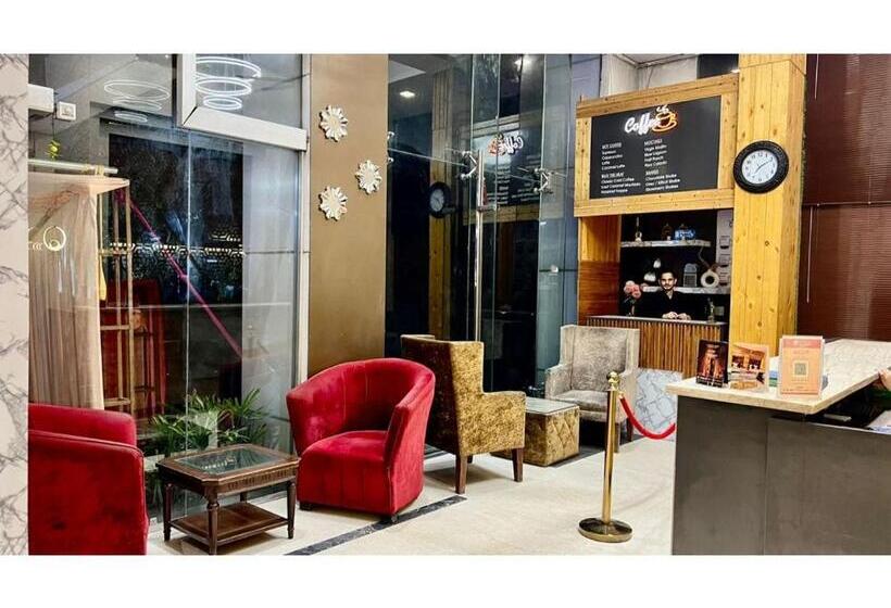 ホテル The Golden Oyster, Dehradun