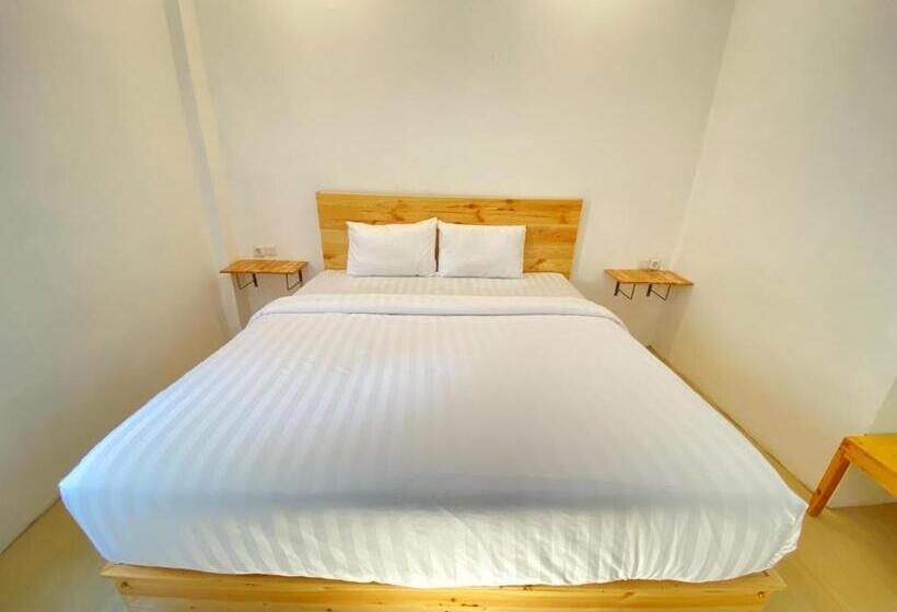 Urbanview Hotel Medio Inn Palu By Reddoorz