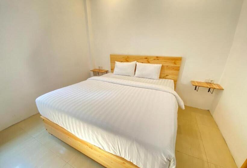 Urbanview Hotel Medio Inn Palu By Reddoorz