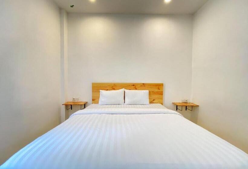 Urbanview Hotel Medio Inn Palu By Reddoorz